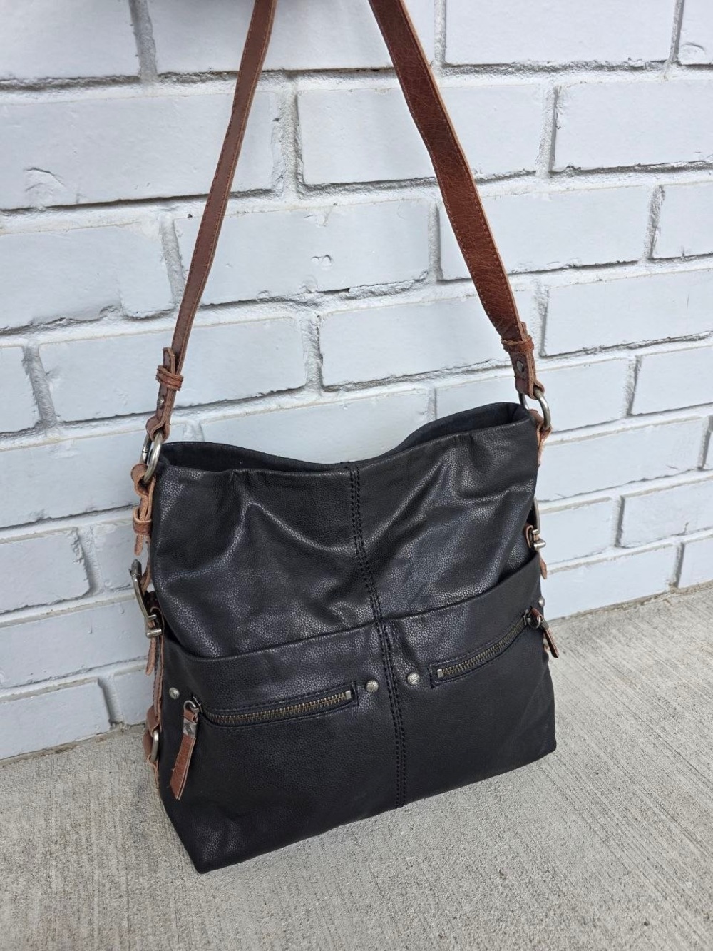 The Sak Black Pebbled Leather Hobo Shoulder Bag Brown Leather StrapLarge Slouchy